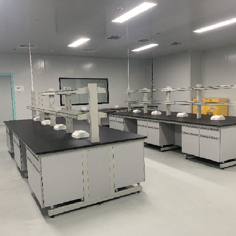 Steel and wood central platform